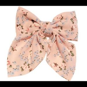 Light pink floral bow